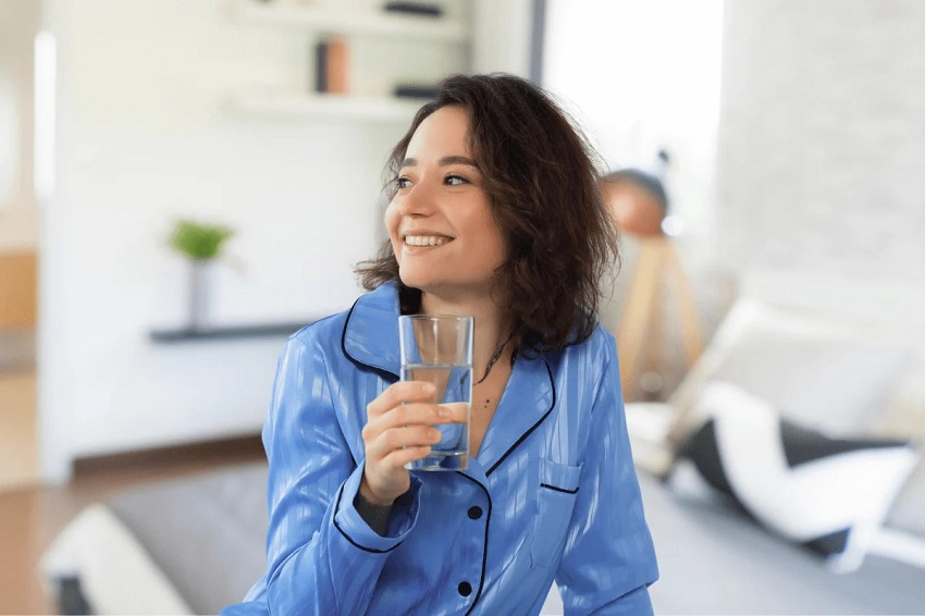 Ice Water Hack: Why This Simple Morning Habit Gets Attention